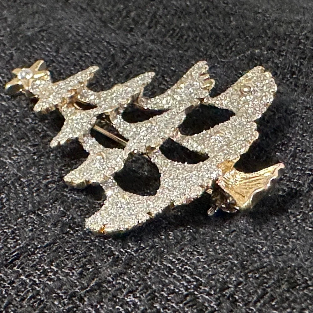Vintage Christmas Tree Brooch Gold Tone Glitter Textured Holiday Pin